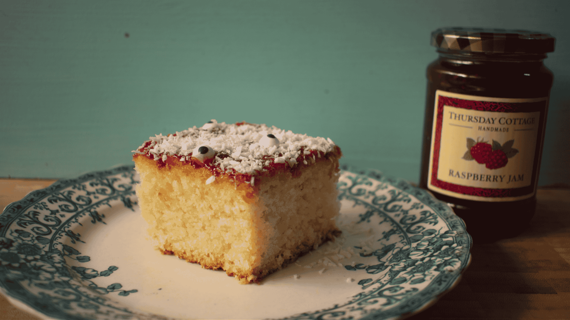 Coconut & Raspberry Sponge Cake