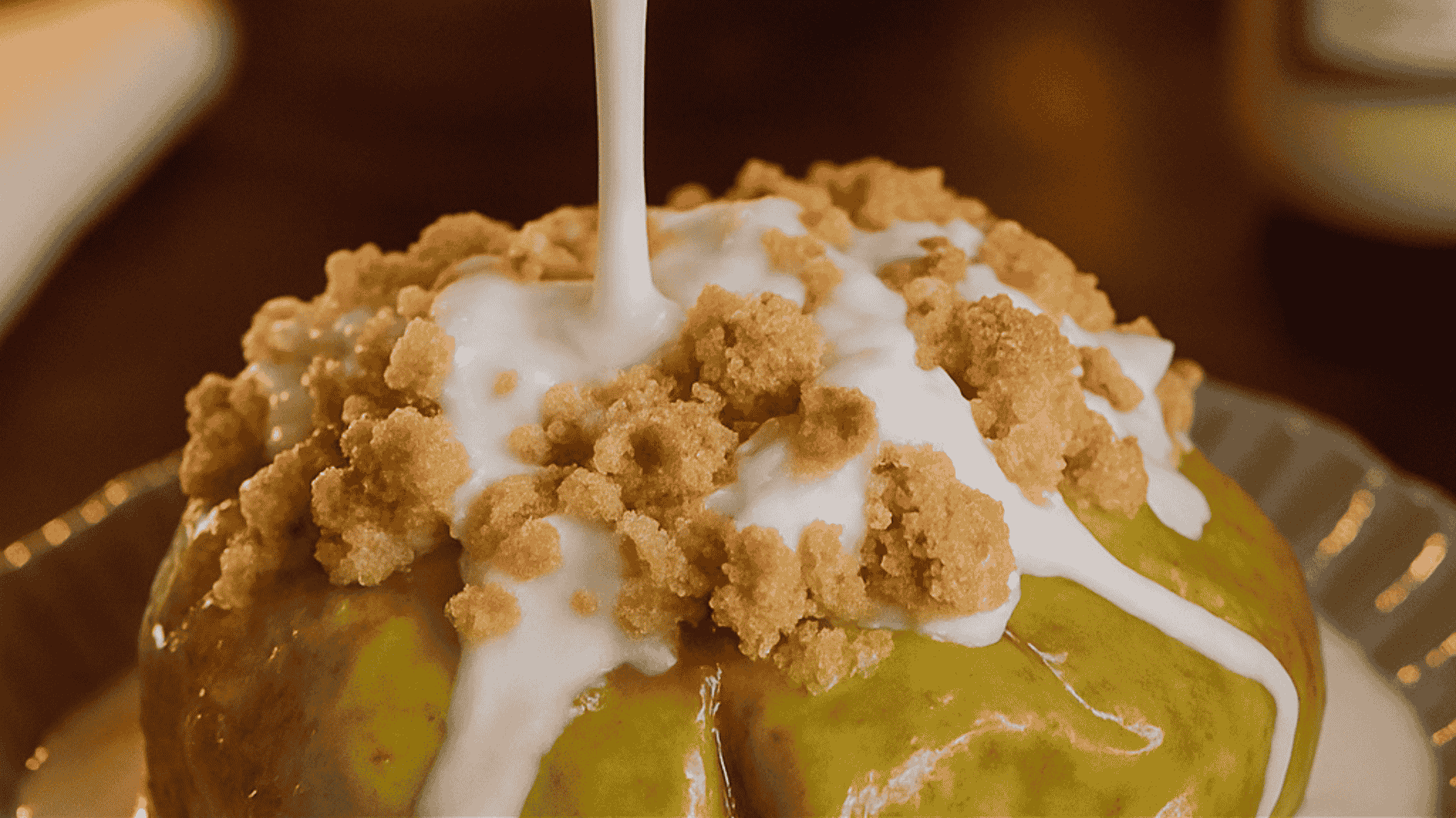 Baked Apples with an Amaretto Crumble